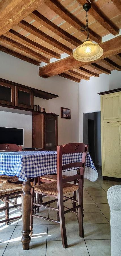 Il Castello Apartment Bucine ภายนอก รูปภาพ