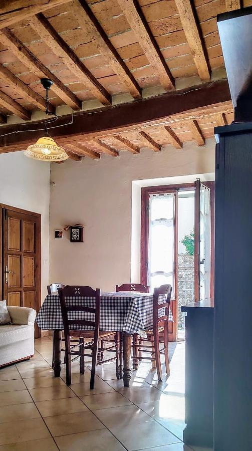 Il Castello Apartment Bucine ภายนอก รูปภาพ