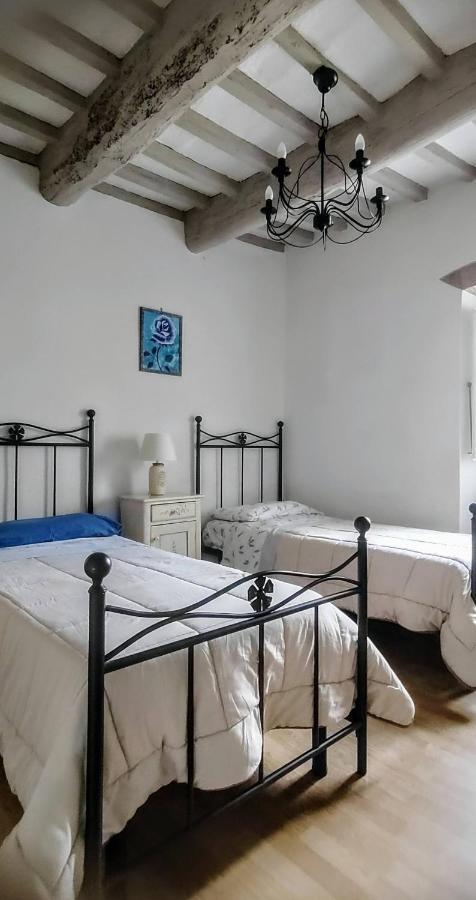 Il Castello Apartment Bucine ภายนอก รูปภาพ
