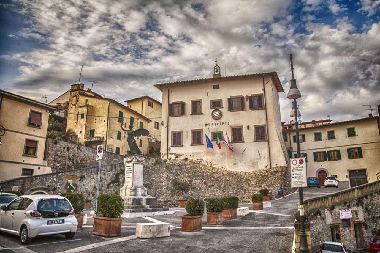 Il Castello Apartment Bucine ภายนอก รูปภาพ
