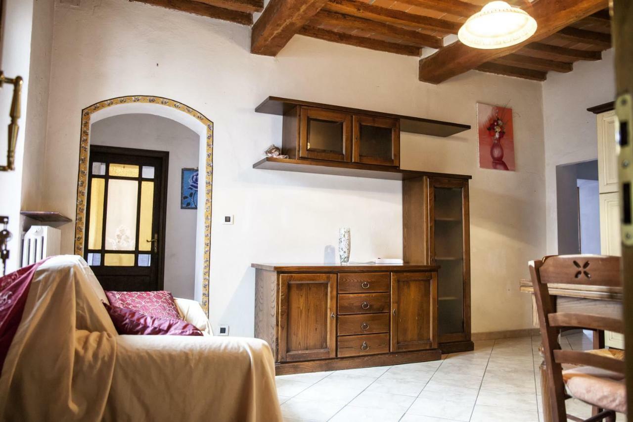 Il Castello Apartment Bucine ภายนอก รูปภาพ
